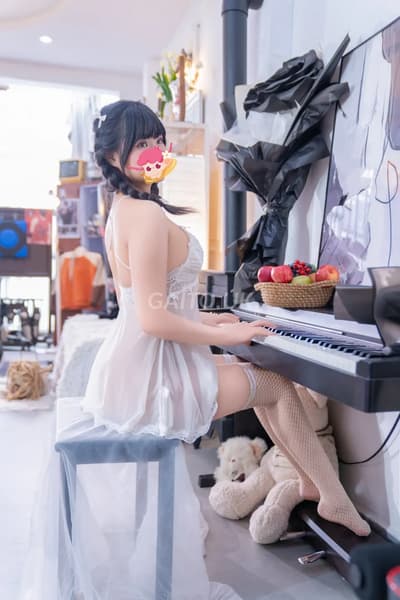BÉ LINH NHI 2k5 168cm XINH XẮN, NGỰC ĐẸP, DÁNG CHUẨN DỊU DÀNG 