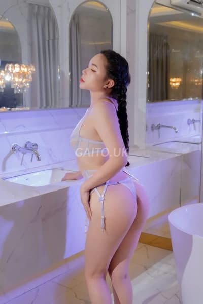 Trang Moon❤️ 2k3 Gái Đẹp Cực Xinh, Và Non,Body Tuyệt Đẹp
