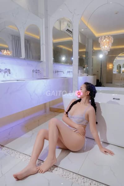 Trang Moon❤️ 2k3 Gái Đẹp Cực Xinh, Và Non,Body Tuyệt Đẹp