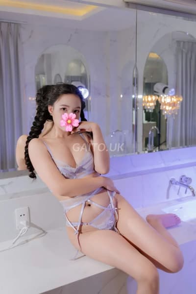 Trang Moon❤️ 2k3 Gái Đẹp Cực Xinh, Và Non,Body Tuyệt Đẹp