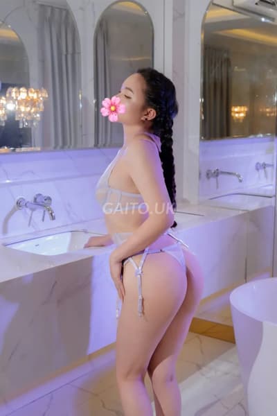 Trang Moon❤️ 2k3 Gái Đẹp Cực Xinh, Và Non,Body Tuyệt Đẹp