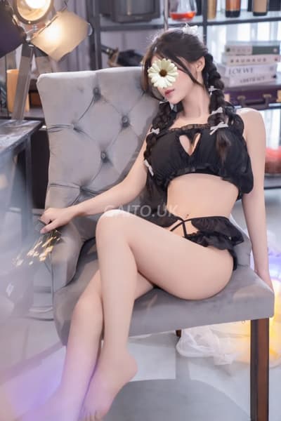 BÉ MUN - CÔ BÉ LOLI MẶT XINH VÚ TO CỰC NGON