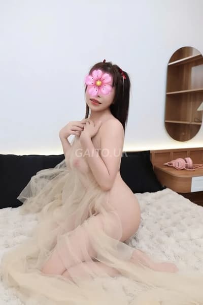 PHƯƠNG HÀO_ xinh dâm phục vụ vui vẻ