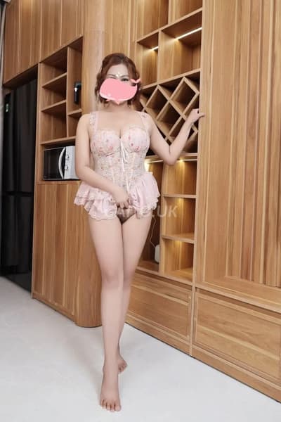 Thúy Kiều- em hàng ngoan dâm, nhẹ nhàng chìu khách!!!