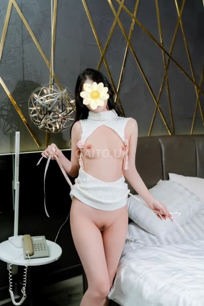 ANNA - BÉ ĐIỆU XINH XẮN DỄ THƯƠNG, CHIỀU KHÁCH