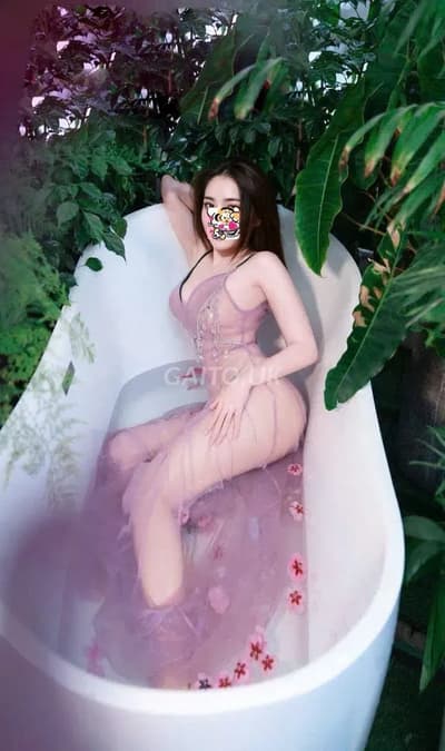 Khánh Vân - Em KTV Massage Hàng Cực Phẩm Mới Vào Nghề