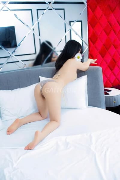 Gái 2k an an mặt xinh làm tình giỏi 