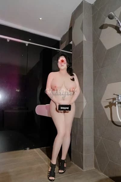 Diễm My-sever cực đỉnh trong tầm giá, ngực bự