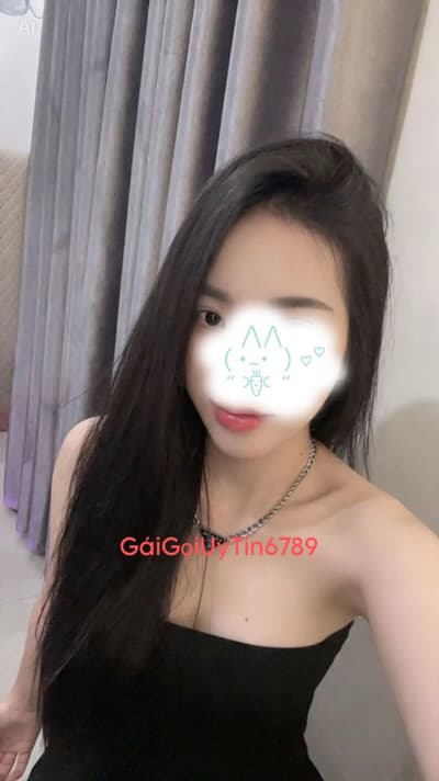 Hotgirl 2K5❤️LINH VINAMILK❤️Dễ Thương Da Trắng Mình Dây Cao Ráo Tình Cảm Nhiệt T