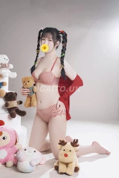 BÉ PEO XINH XẮN DÁNG MÌNH DÂY MỚI ĐI LÀM LẦN ĐẦU 