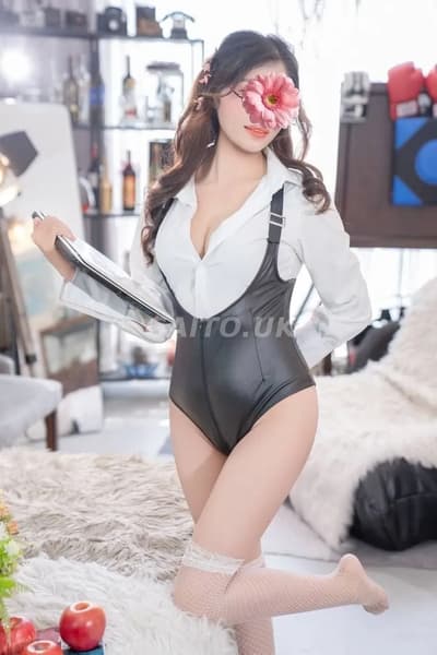 Phương Linh - Body Mượt Mà Khuôn Mặt Xinh Đẹp Yêu Kiều - Chân Dài Sexy Quyến Rũ 