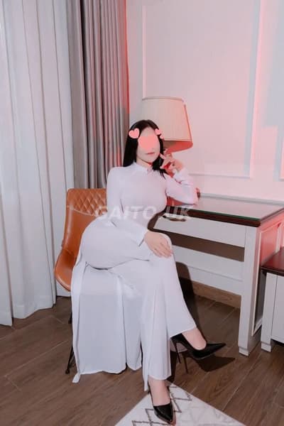 LYLY ✨☘️❤️ ÁNH MẮT ĐƯA TÌNH BIỂU CẢM DÂM ĐÃNG KHI LÀM