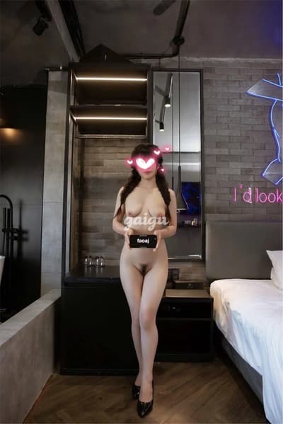 NGỌC VY - EM GÁI LOLI 2K6 BÍM NON TƠ LẦN ĐẦU LÊN SÓNG [32839]