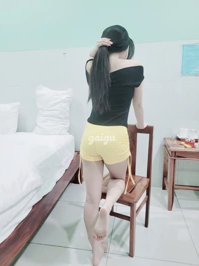Vy Vy nhỏ nhoắn xinh xoắn vào đời. [33537]