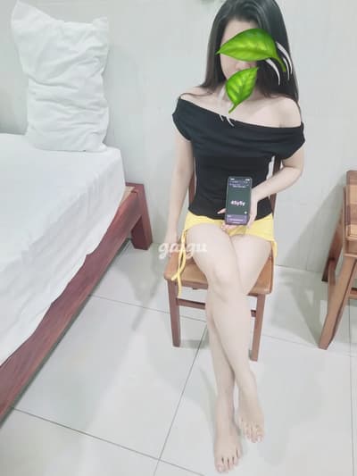 Vy Vy nhỏ nhoắn xinh xoắn vào đời. [33537]