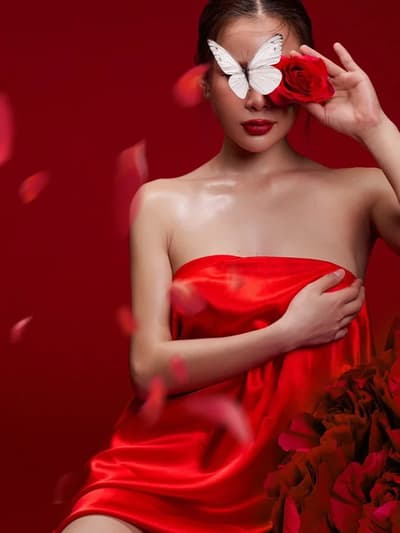 LUNA ❤️ Khuôn mặt xinh đẹp, body dẹp, vú mông căng đét
