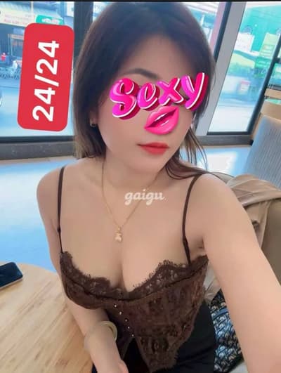 Thu BaBy nhiệt tình chiều khách 