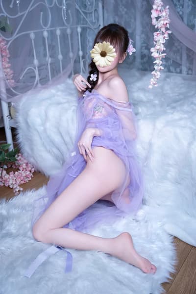 BẢO NGỌC- EM GÁI NON TƠ MỚI LỚN LẦN ĐẦU ĐI LÀM 