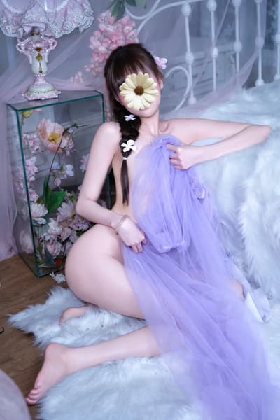 BẢO NGỌC- EM GÁI NON TƠ MỚI LỚN LẦN ĐẦU ĐI LÀM 