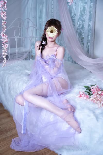 BẢO NGỌC- EM GÁI NON TƠ MỚI LỚN LẦN ĐẦU ĐI LÀM 