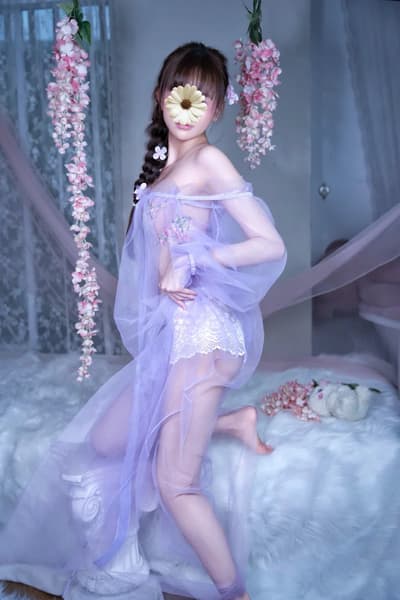 BẢO NGỌC- EM GÁI NON TƠ MỚI LỚN LẦN ĐẦU ĐI LÀM 
