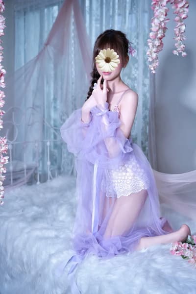 BẢO NGỌC- EM GÁI NON TƠ MỚI LỚN LẦN ĐẦU ĐI LÀM 