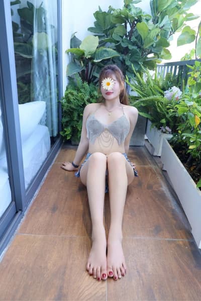 KHÁNH AN - NGỰC TO BODY ĐẸP CHÂN DÀI DÁNG MẪU