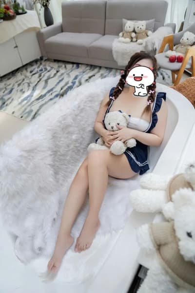 THÙY LINH -MASSAGE - MÔNG TO - DÂM DỤC - NGOAN HIÊN