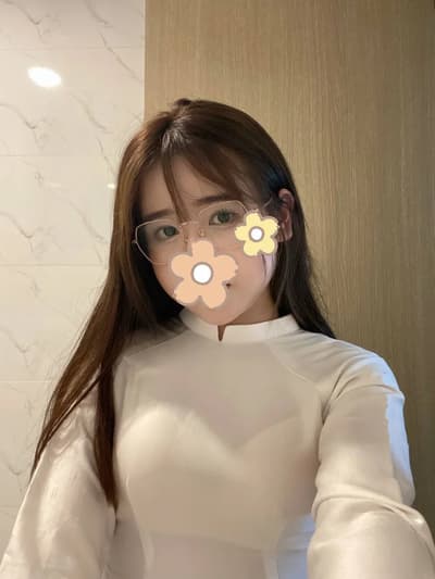 SINH VIÊN⭐KHÁNH HUYỀN SINH VIÊN NĂM NHẤT ĐẠI HỌC DU LỊCH [CỰC XINH]