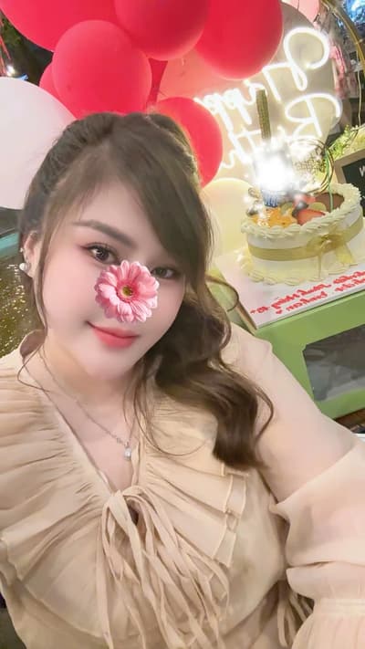 MAI HOA ---- DÂM ĐÃNG CHIỀU KHÁCH!