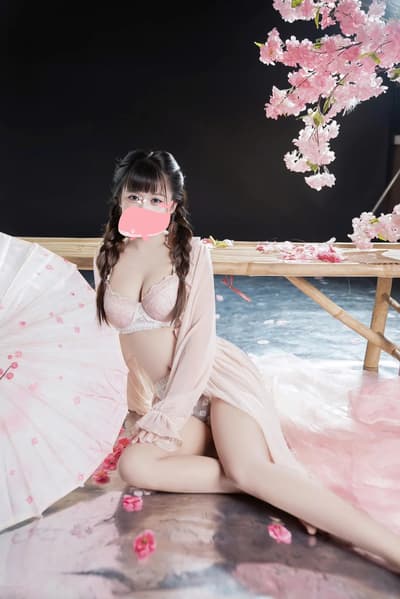 Khả ái- em non tơ, dể thương xinh xắn!!!