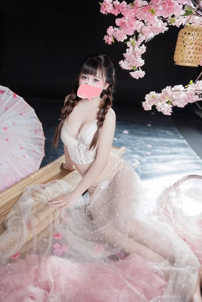 Khả ái- em non tơ, dể thương xinh xắn!!!