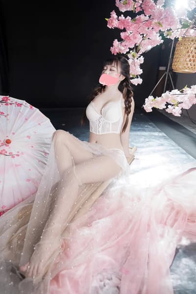 Khả ái- em non tơ, dể thương xinh xắn!!!