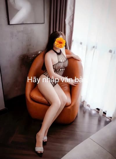 Kiều Oanh VÚ BỰ, MẶT XINH, TUYỆT CHIÊU DÂM ĐÃNG