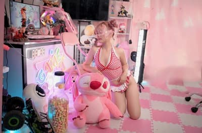 NEW BÉ DIỆU LINH - NON TƠ SEXY QUYẾN RŨ 