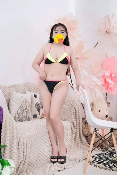 [ DÂM ] QUỲNH BABY - MASSAGE - COSPLAY - TRƯỜN SỮA CHUA