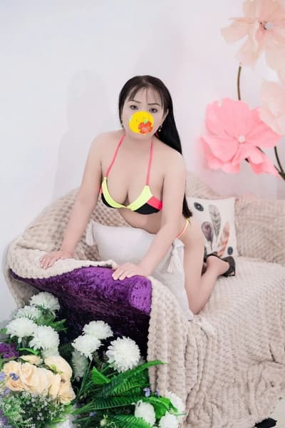 [ DÂM ] QUỲNH BABY - MASSAGE - COSPLAY - TRƯỜN SỮA CHUA