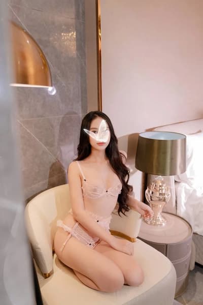 NEW HOTGIRL HÀ LINH - XINH XẮN DÁNG CHUẨN NGƯỜI MẪU