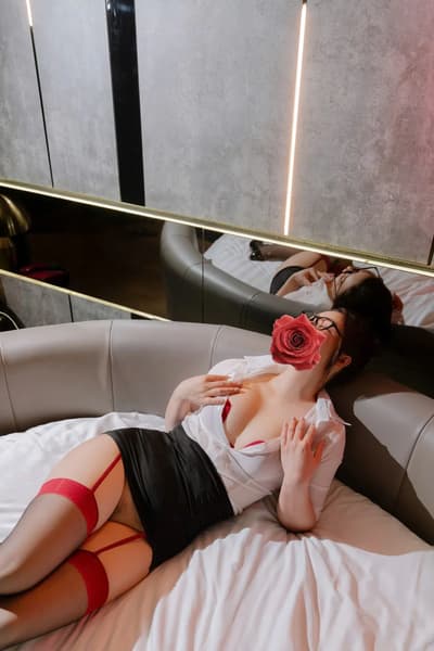 DIỄM HẰNG - NỮ THẦN FACE CỰC XINH MÔNG BÍM CĂNG MỌNG