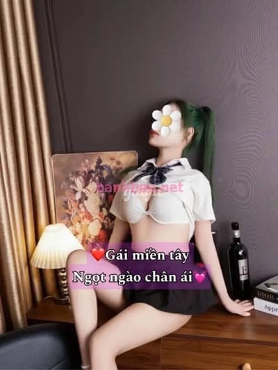 TRINH BABE XINH NGON NGOAN