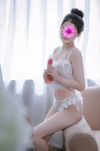 HOT LAN ANH 2k - EM HÀNG XINH TƯƠI, VUI VẺ NHIỆT TÌNH