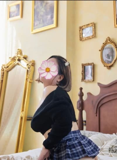 Thúy Vy- cô nàng ngực khủng thân thiện
