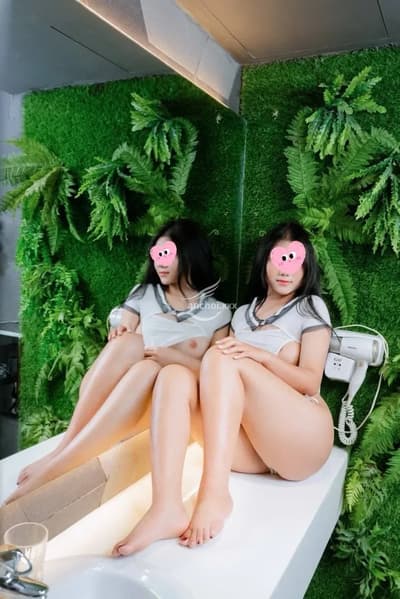 bé trang- em hàng lần đầu lên sóng cực xinh dâm đãng