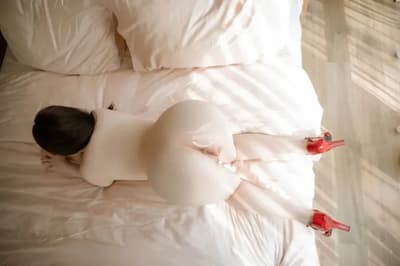 ÁI VY THÂN THIỆN LÀM TÌNH DÂM VUI VẺ NHIỆT TÌNH 