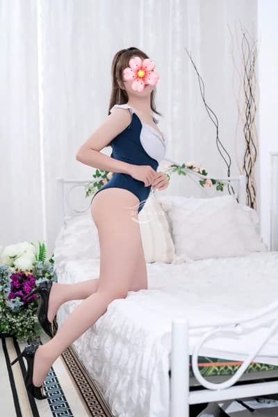🌼Bích Hương🌼 mặt xinh dễ thương _ điểm 10 cho thái độ và kỹ năng 