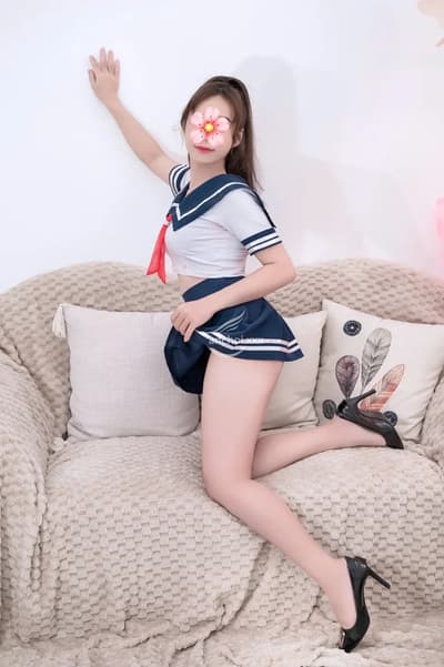 🌼Bích Hương🌼 mặt xinh dễ thương _ điểm 10 cho thái độ và kỹ năng 