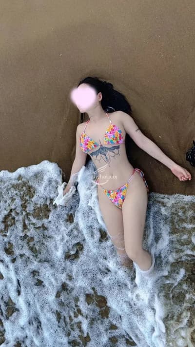 UYÊN LINH