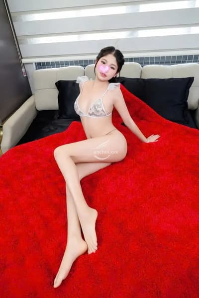 MINH ANH --- EM GÁI XINH, DÂM, SANG
