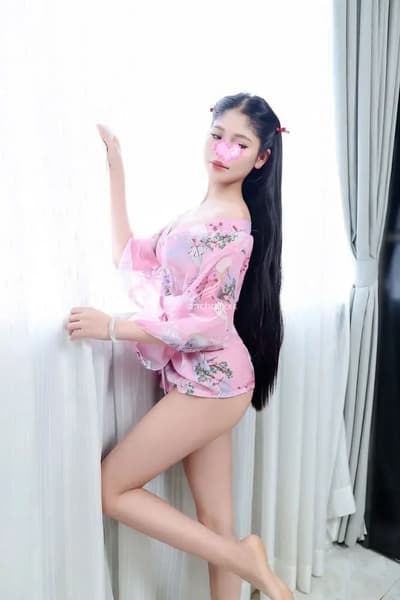 MINH ANH --- EM GÁI XINH, DÂM, SANG