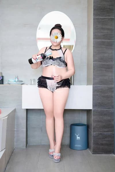 Mỹ Lệ Dịch Vụ Chuyên Nghiệp + Đến Và Thư Giãn